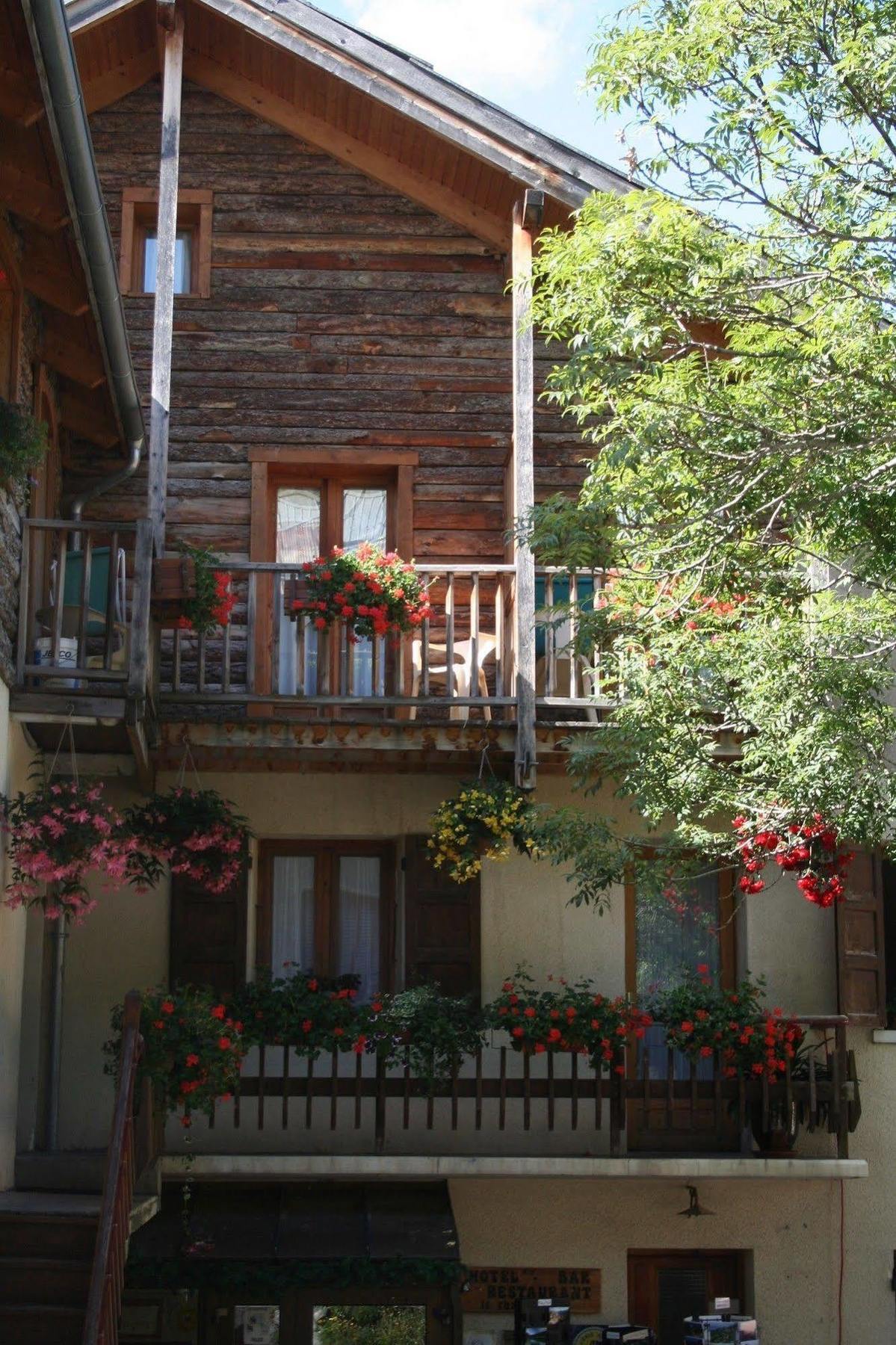 Hotel Le Chamois Logis Molines-en-Queyras Zewnętrze zdjęcie