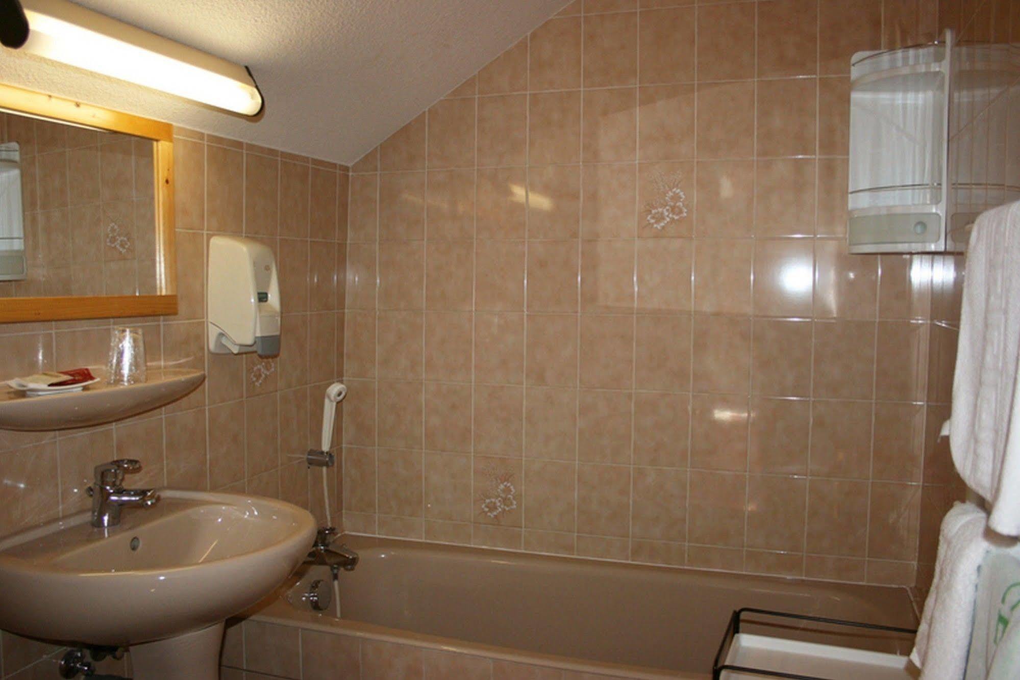Hotel Le Chamois Logis Molines-en-Queyras Zewnętrze zdjęcie